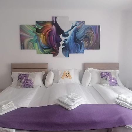 Appartement Happy House à Hunedoara Extérieur photo