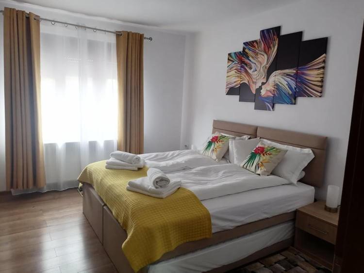 Appartement Happy House à Hunedoara Extérieur photo